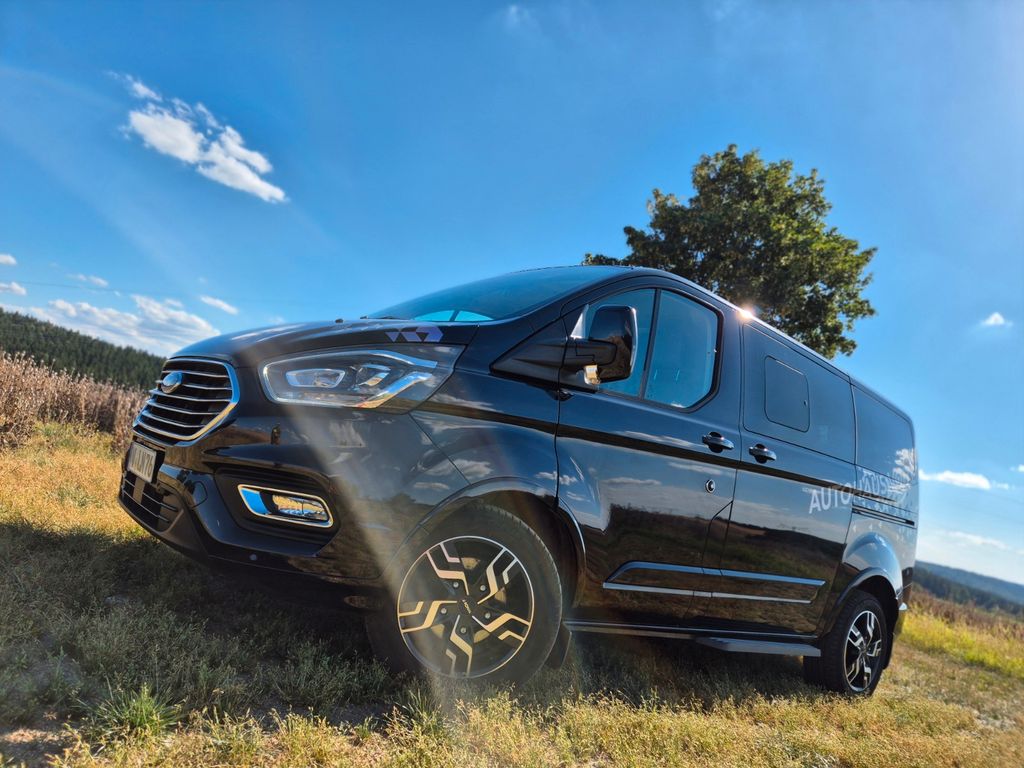Image of Ford Tourneo
