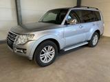 Mitsubishi Pajero 3.2 DI-D Top 7-Sitze+Pano+AHK+S-Heft+1.Hd - Mitsubishi Pajero Top mit Diesel-Antrieb