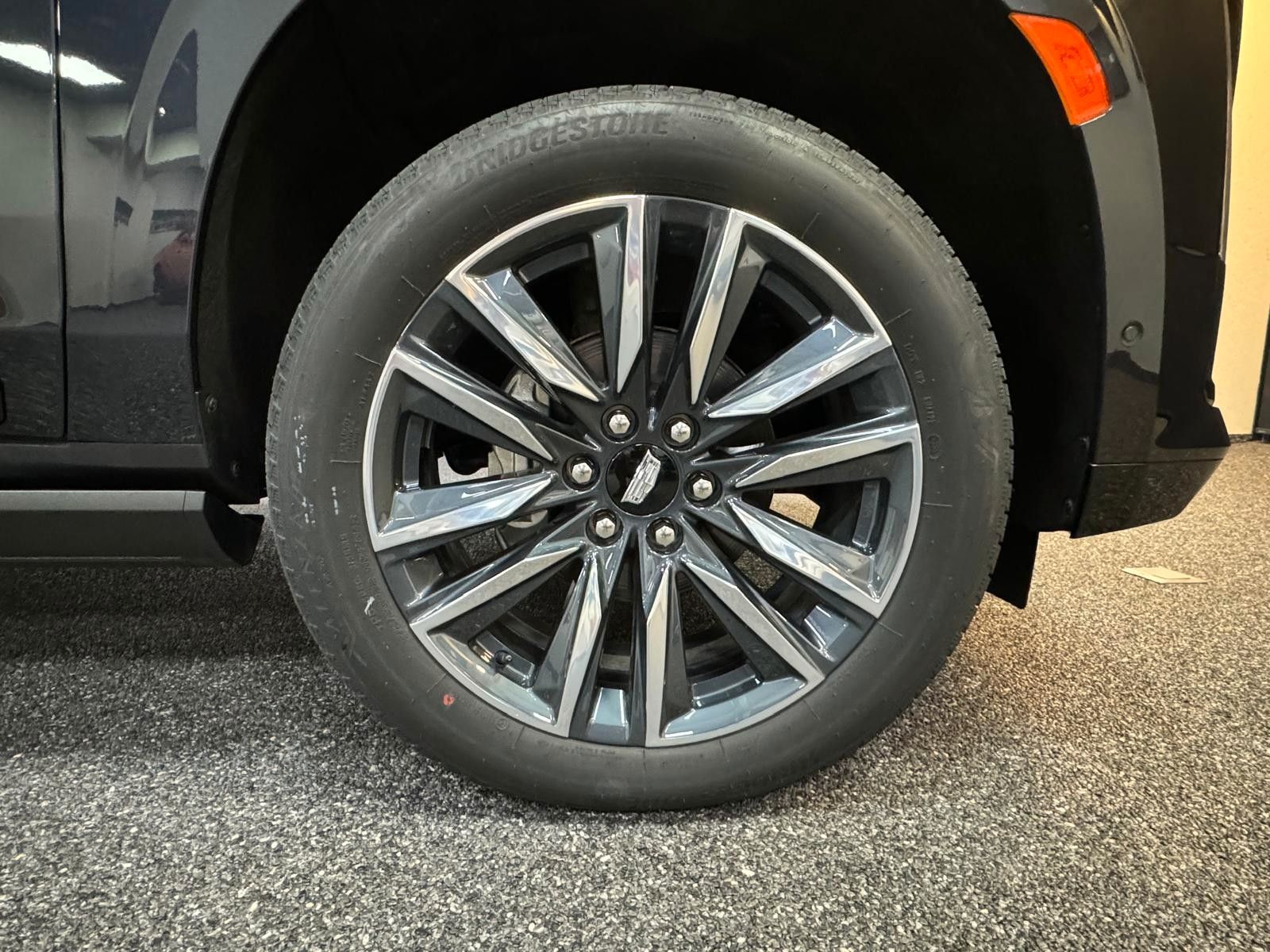 Fahrzeugabbildung Cadillac ESCALADE SPORT-PLATINUM 6.2 V8 -NIGHT VISiON 3 J