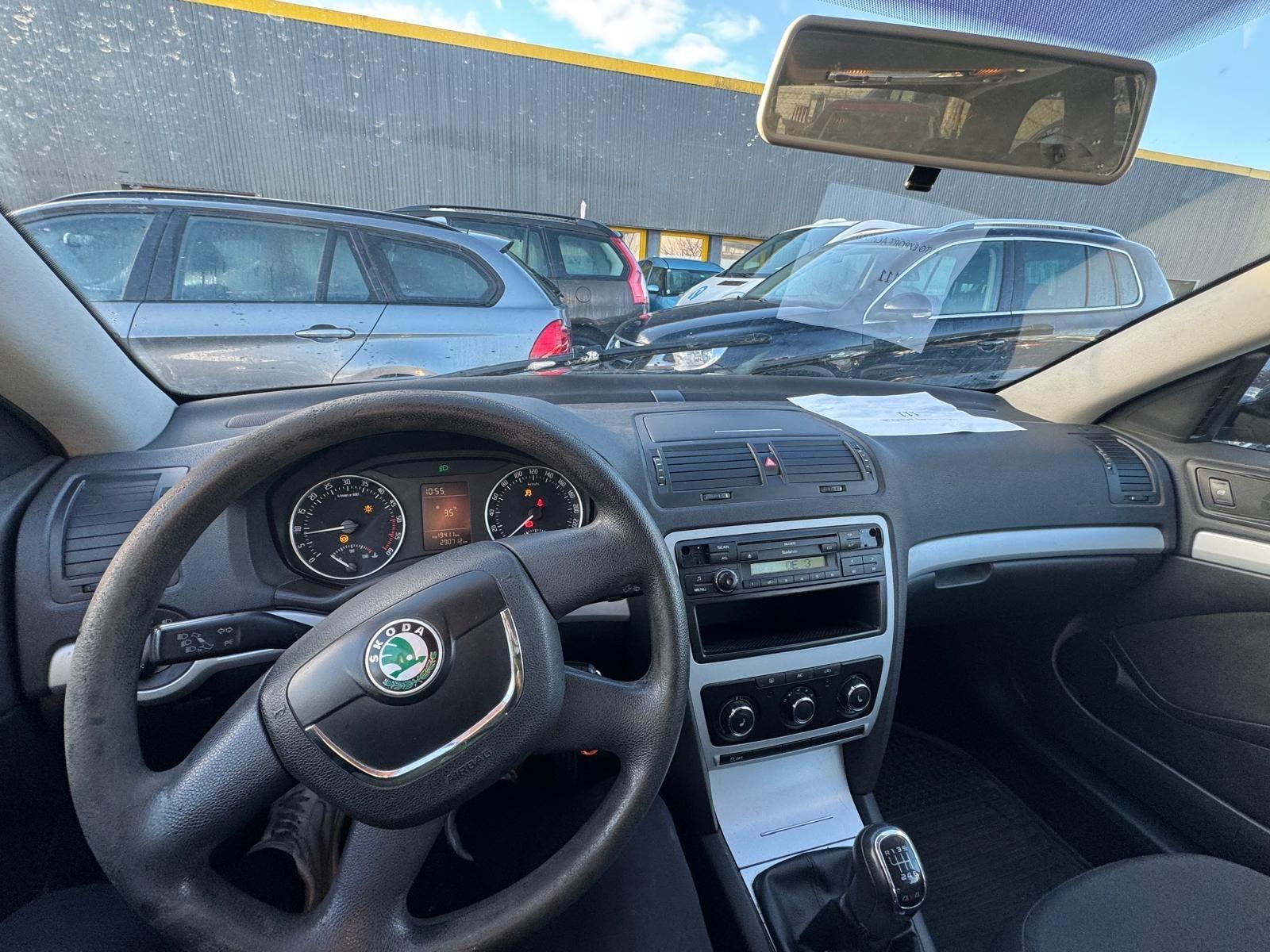 Skoda Octavia 2011 — photo 11