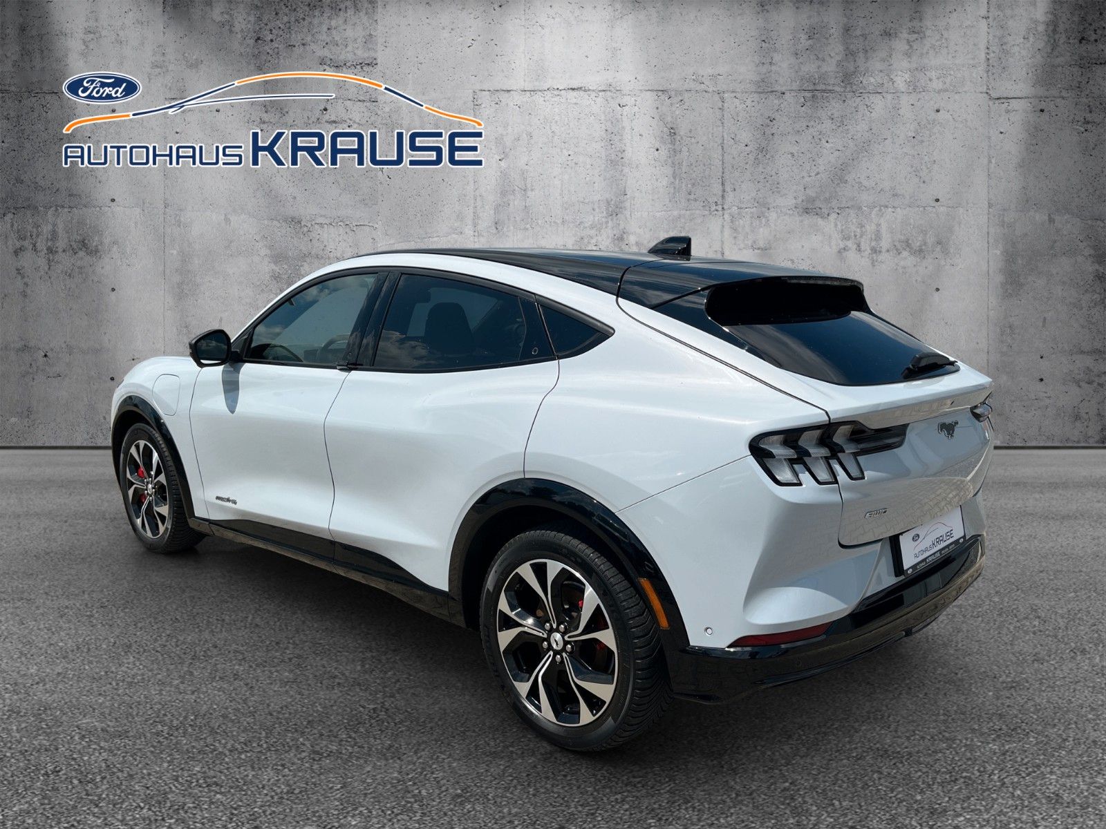 Fahrzeugabbildung Ford Mustang Mach-E AWD