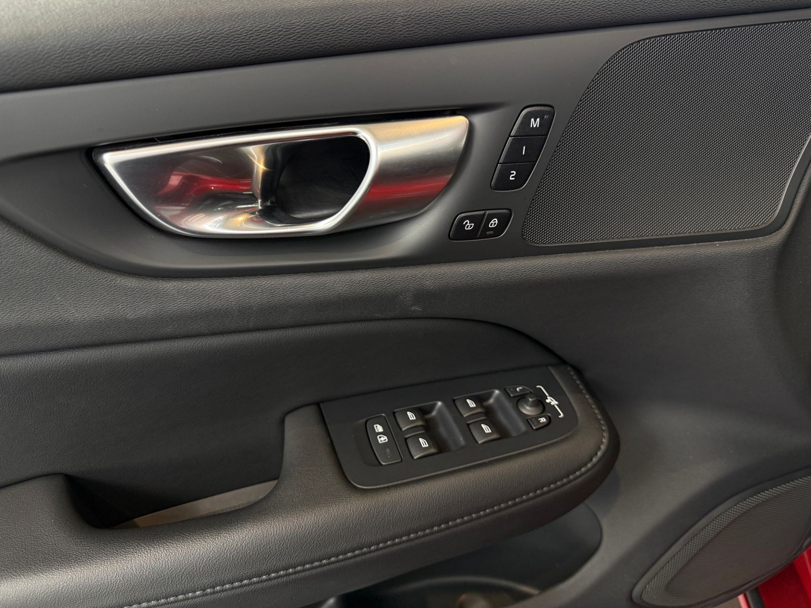 Fahrzeugabbildung Volvo V60 Kombi Core AHK LED ALU