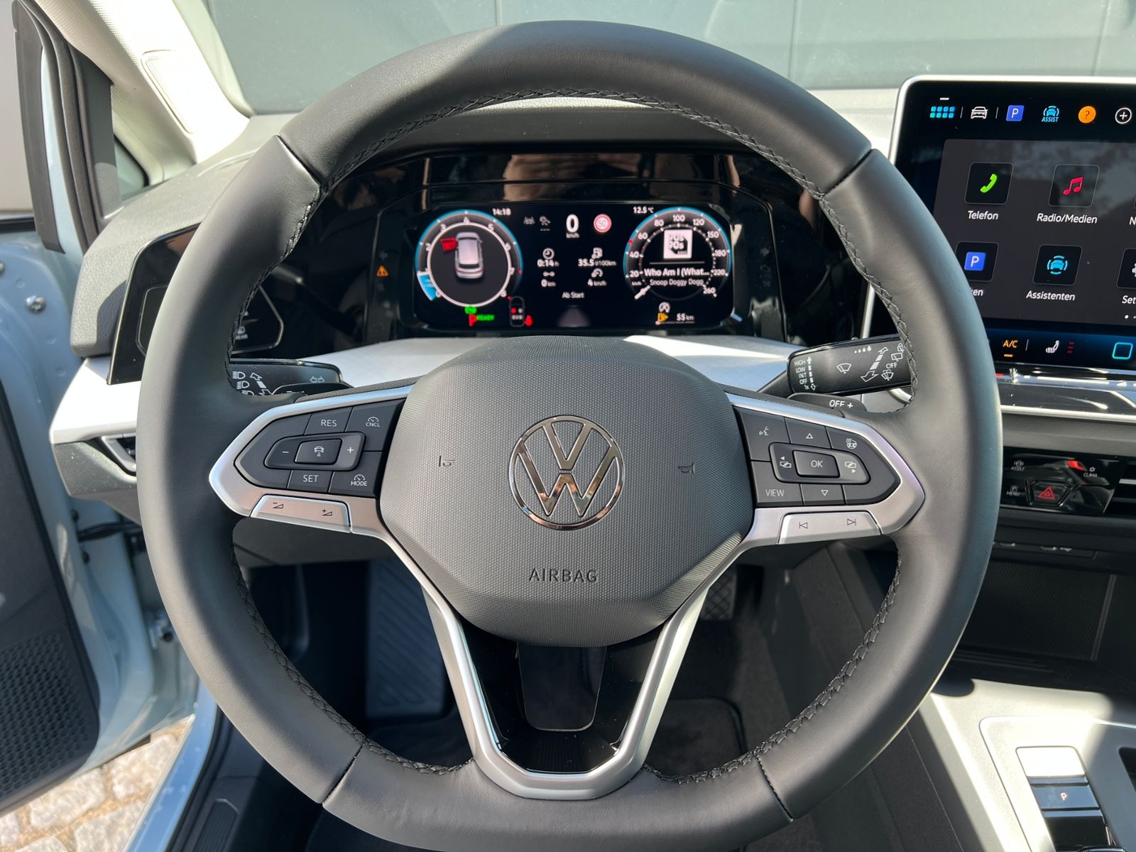 Fahrzeugabbildung Volkswagen Golf VIII Life 1.5 eTSI DSG *LED, ACC, Kamera, 1