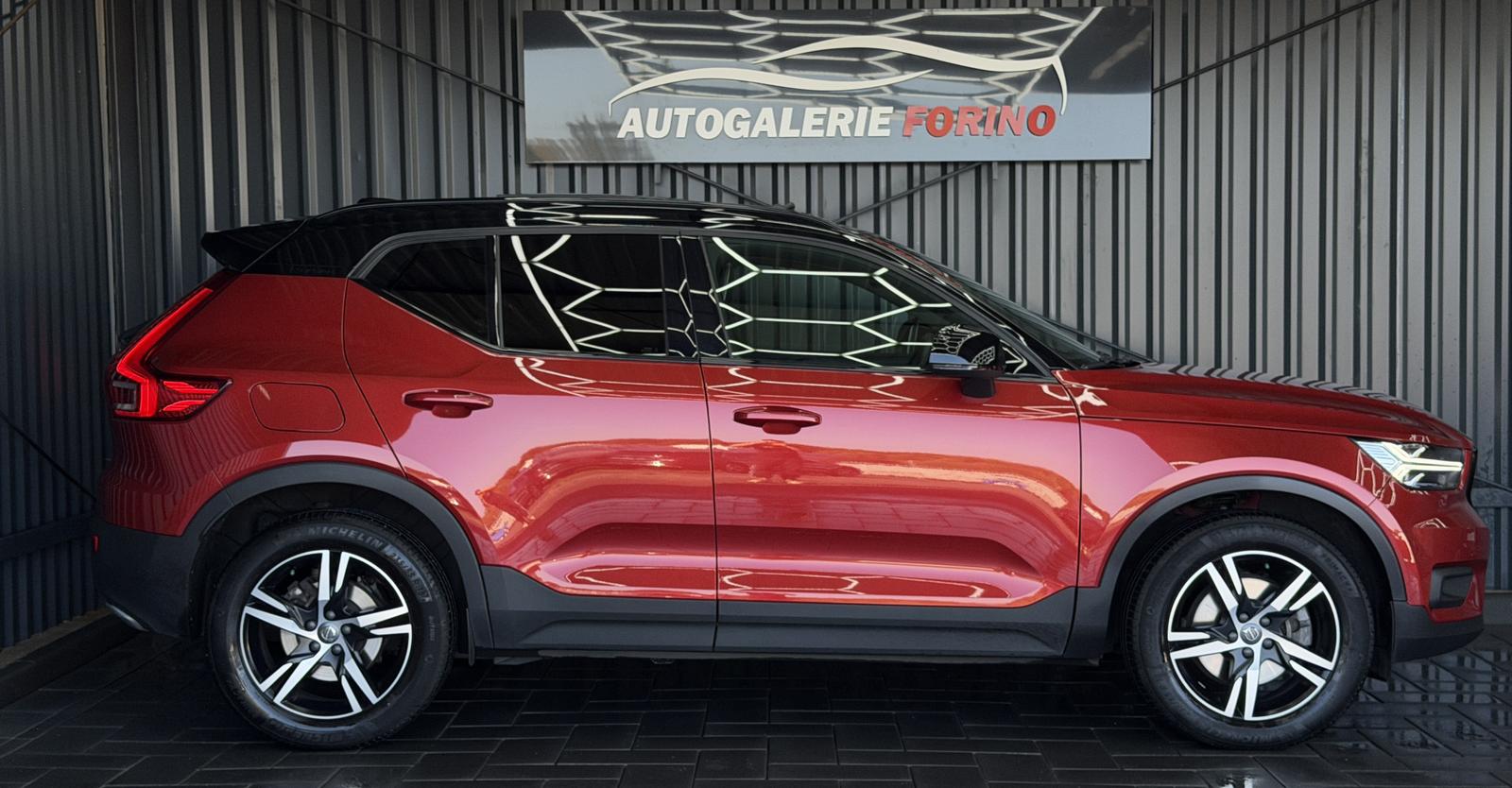 Volvo XC40 R Design 2WD*PANO*KAMERA*HARMAN-KARDON*LANE