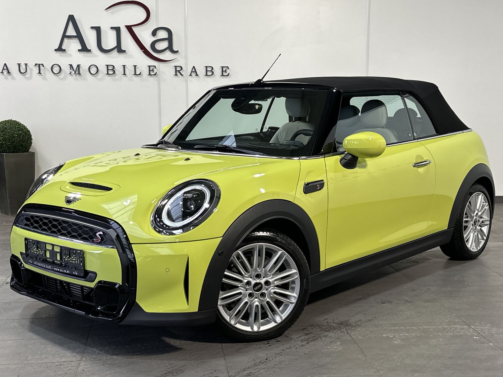 Fahrzeugabbildung MINI Cooper S Cabrio Classic Trim NAV+LED+HEAD-UP+KAM