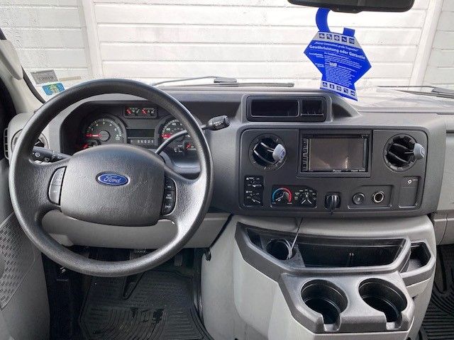 Fahrzeugabbildung Ford Econoline E350 XL 5.4 V8 LPG 11 Sitze