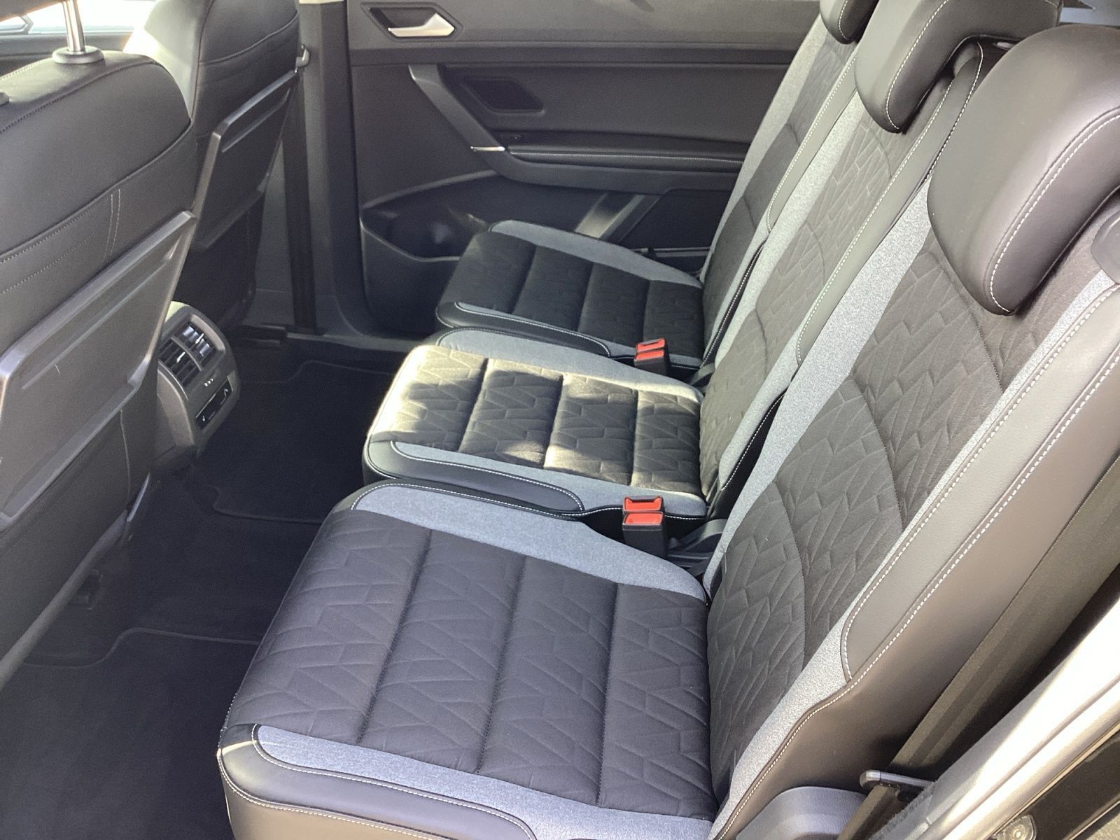 Volkswagen Touran - Bild 11