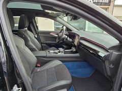 Fahrzeugabbildung Rafale Atelier Alpine E-Tech Plug-in 300 4x4 SOL