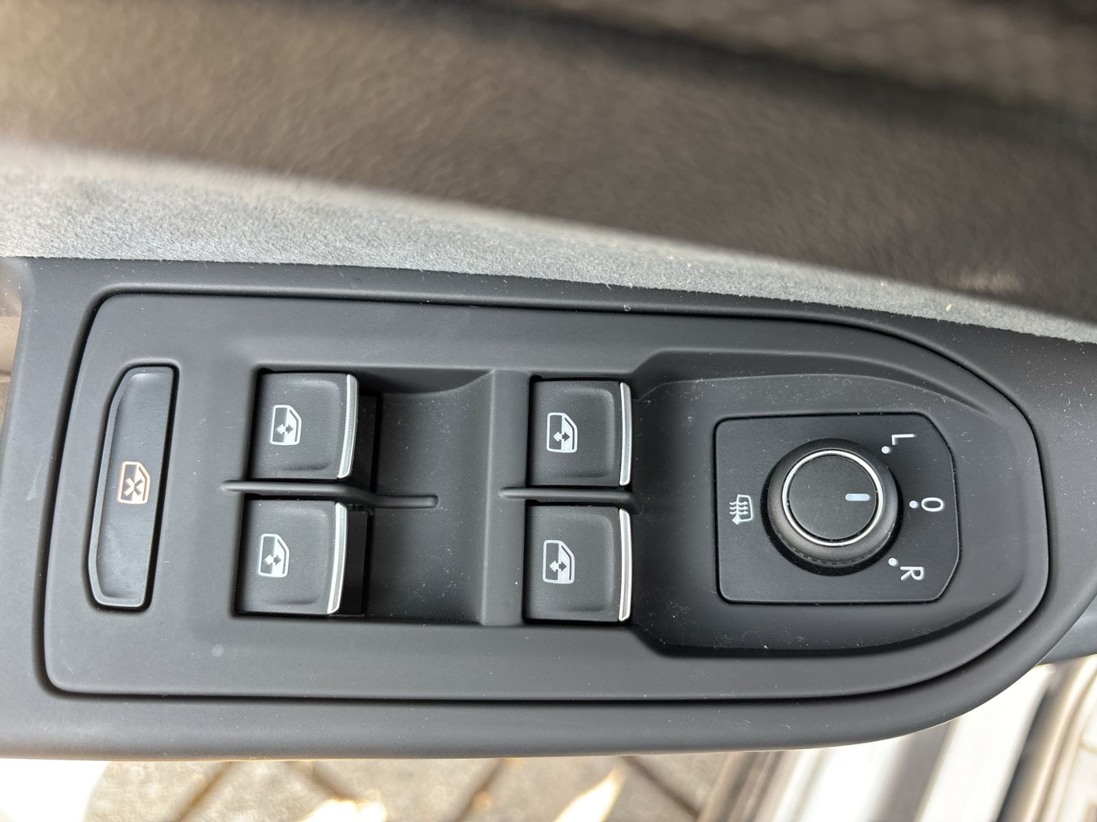 Golf Variant 1.5 eTSI R-Line, BlackStyle, Navi,