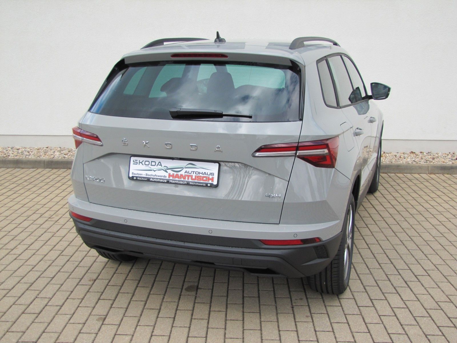 Fahrzeugabbildung SKODA Karoq Selection 2.0l TDI 150PS 7-Gang DSG 4x4