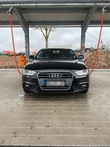 Audi A4 b8 avant 2.0 TDI Facelift - Audi A4 aus 2012: Facelift