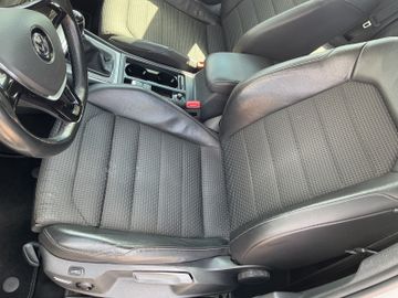 Volkswagen Golf - 9