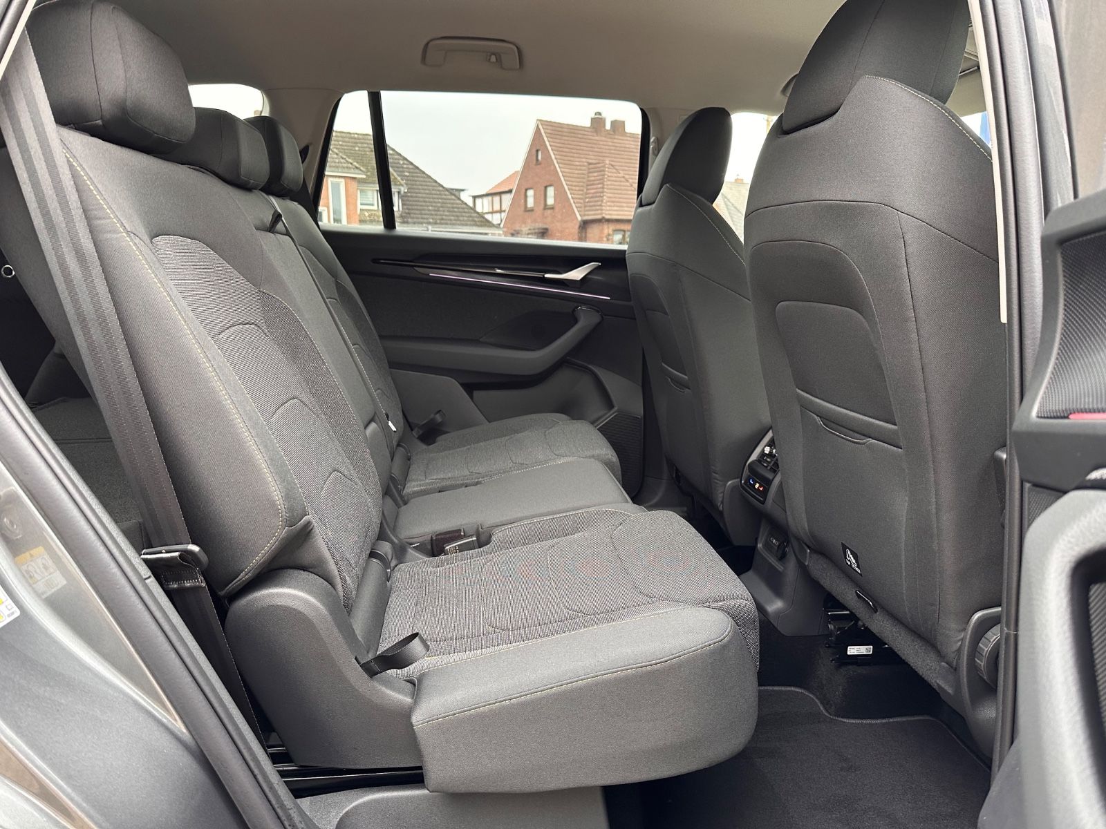 Fahrzeugabbildung SKODA Kodiaq 1.5 eTSI Selection DSG ACC/LED/PDC/SHZ