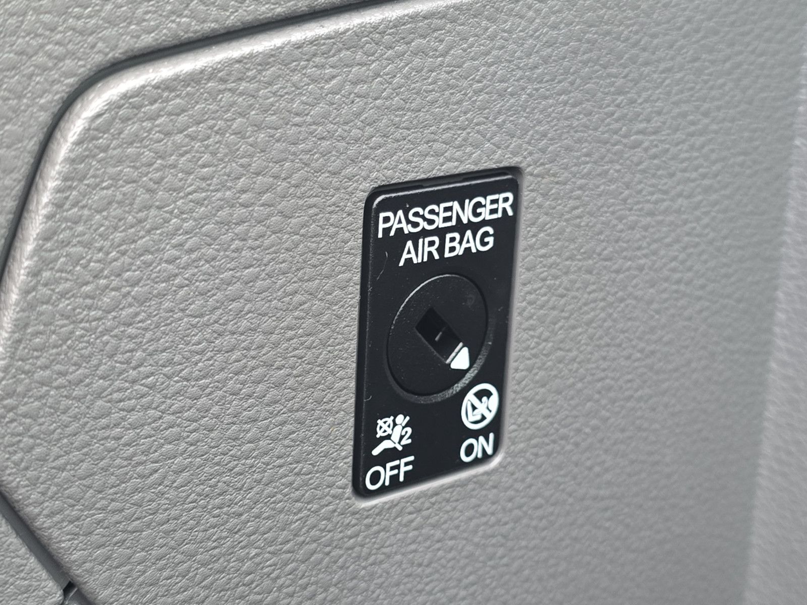 Fahrzeugabbildung Volkswagen T6 Transporter Kombi Lang 9-Sitze Tempomat SHZ