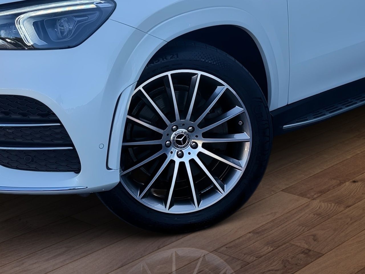 Fahrzeugabbildung Mercedes-Benz GLE 350 e 4M Coupé AMG+AHK+PANO+BUR+MULTIB+CARPL