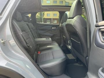 Nissan Qashqai 1.3 DIG-T Premier Limited Edit158PS NAVI