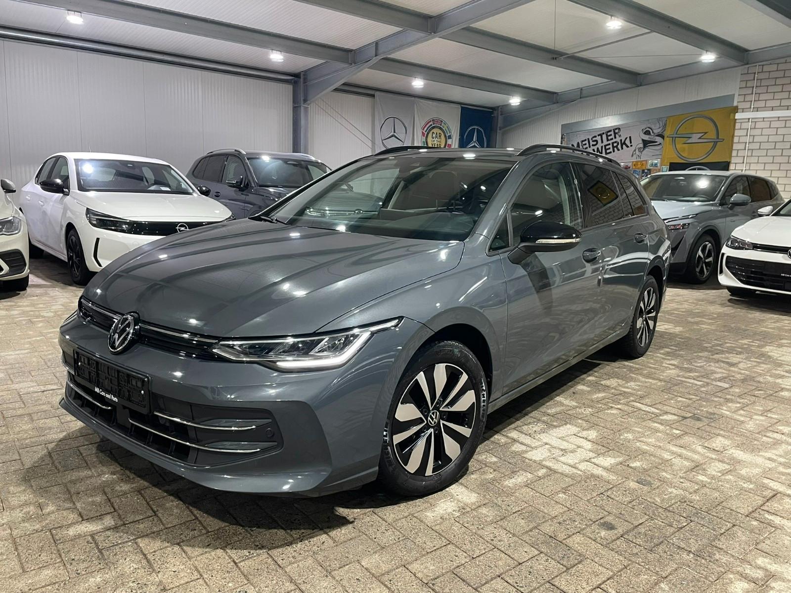 Volkswagen Golf VIII Variant 1.5 eTSI Goal DSG ACC LED RFK