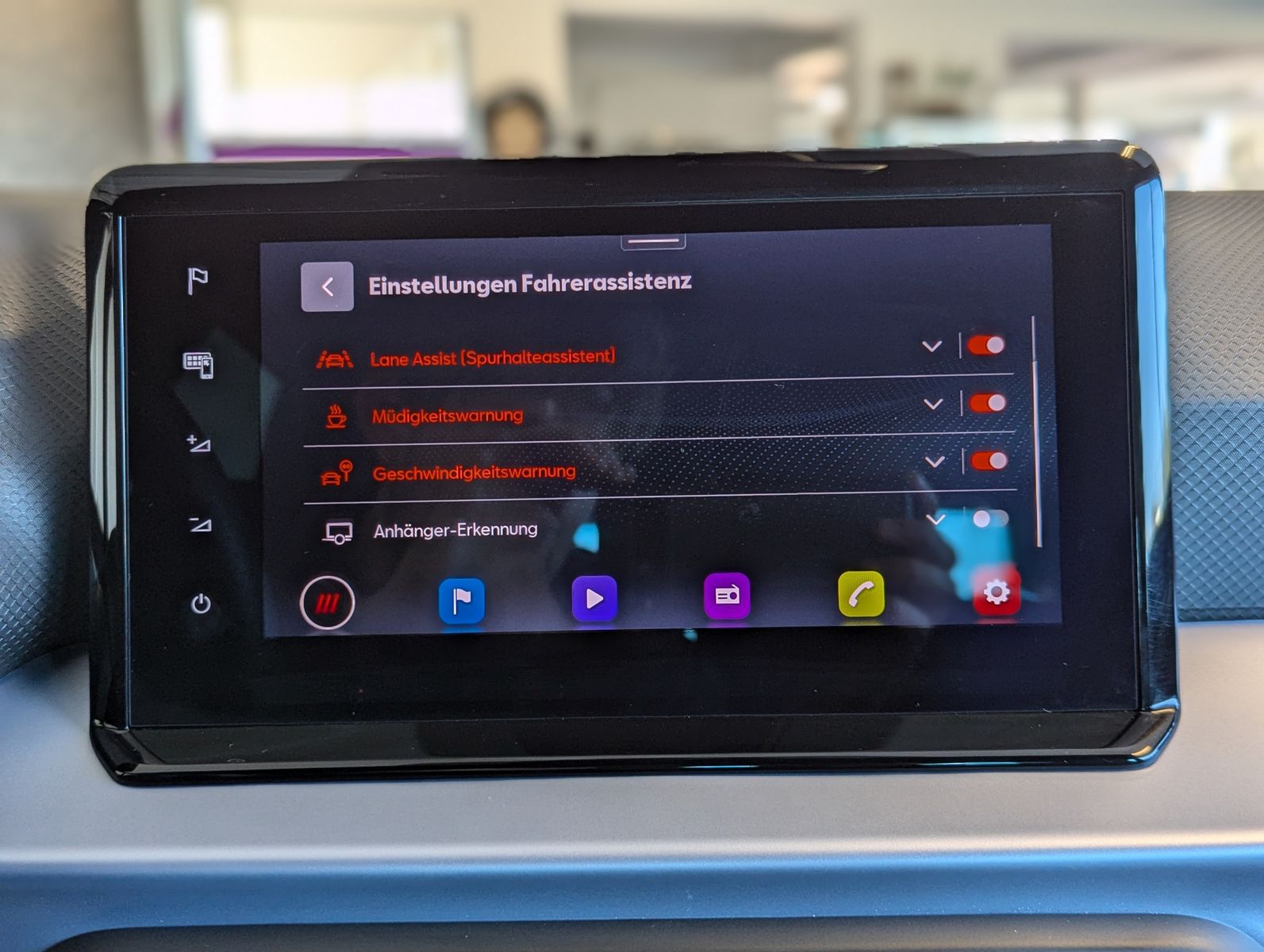 Fahrzeugabbildung SEAT Arona 1.5 TSI DSG FR LED ACC Cam Dinamica AHK 18