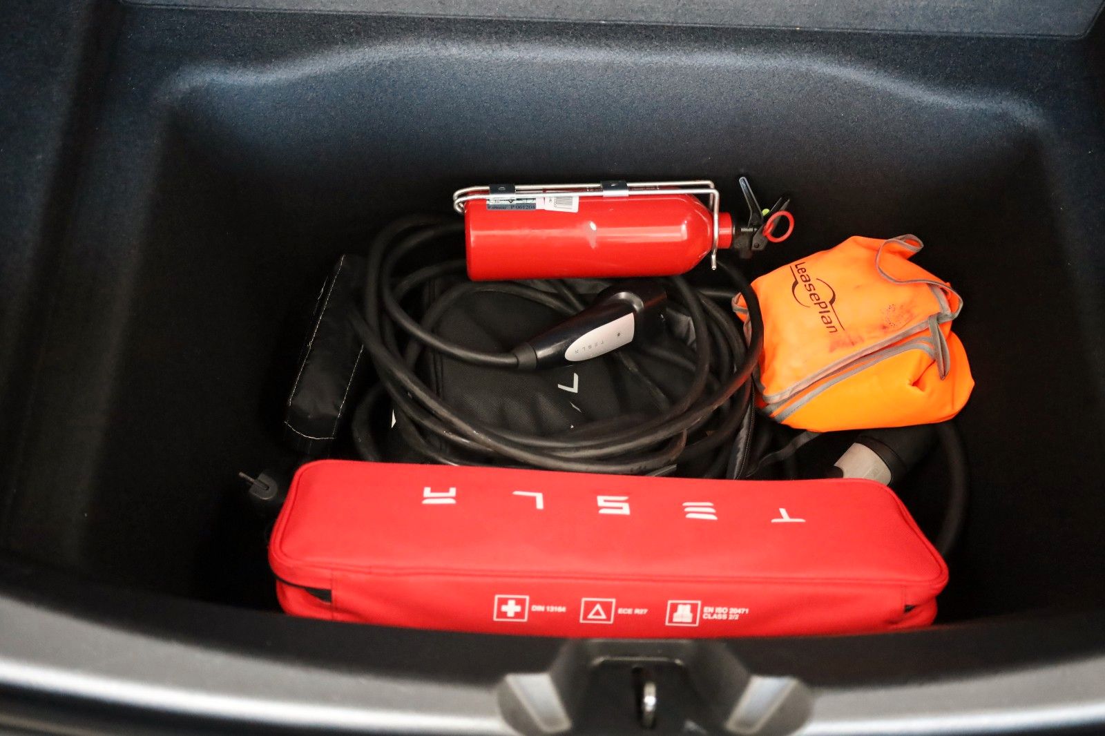 Fahrzeugabbildung Tesla Model 3 Long Range Dual AWD,360Kamera,Panorama