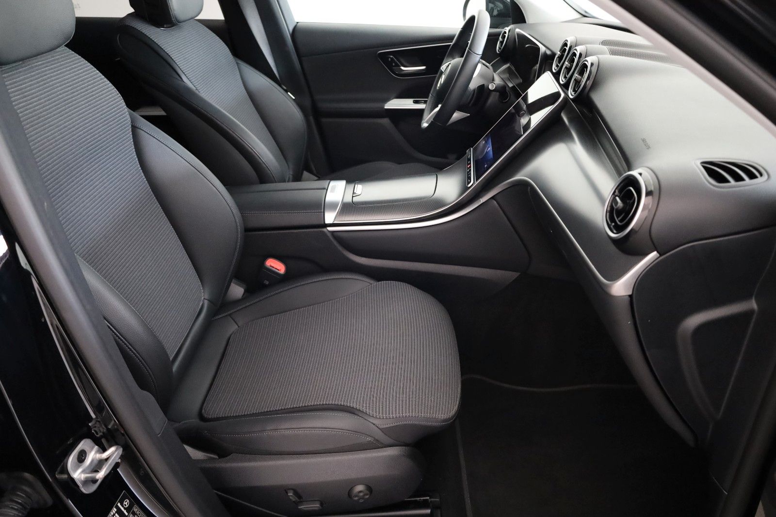 Fahrzeugabbildung Mercedes-Benz GLC 220d 4M,Avantgarde,Navi,LED,ParkPak,Apple,WR