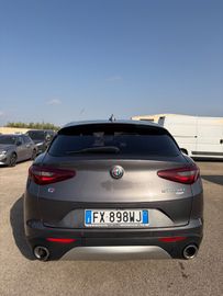 Alfa-Romeo Stelvio - 6