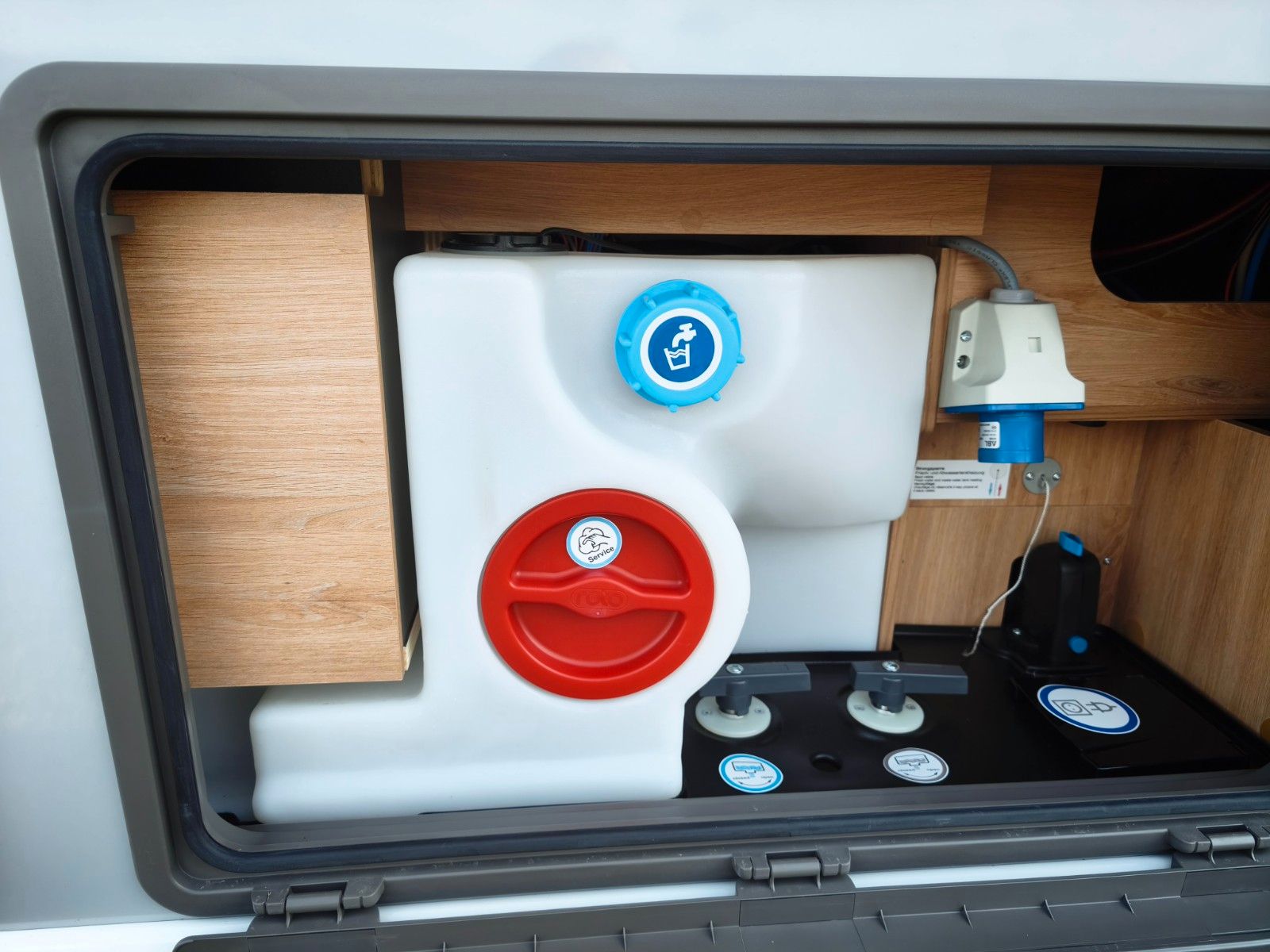 Fahrzeugabbildung Knaus L!ve Wave 700 MEG Platinium Selection 2027