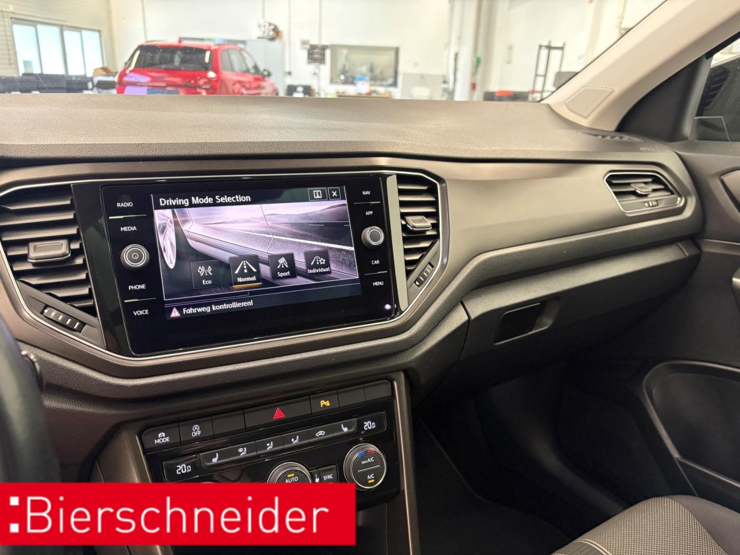 Volkswagen T-Roc 1.0 TSI Style LED PANO NAVI PDC 18 ACC DAB