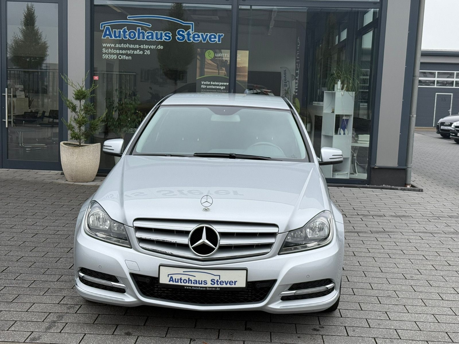 Fahrzeugabbildung Mercedes-Benz C 180 C -Klasse Lim. C 180 CGI BlueEfficiency