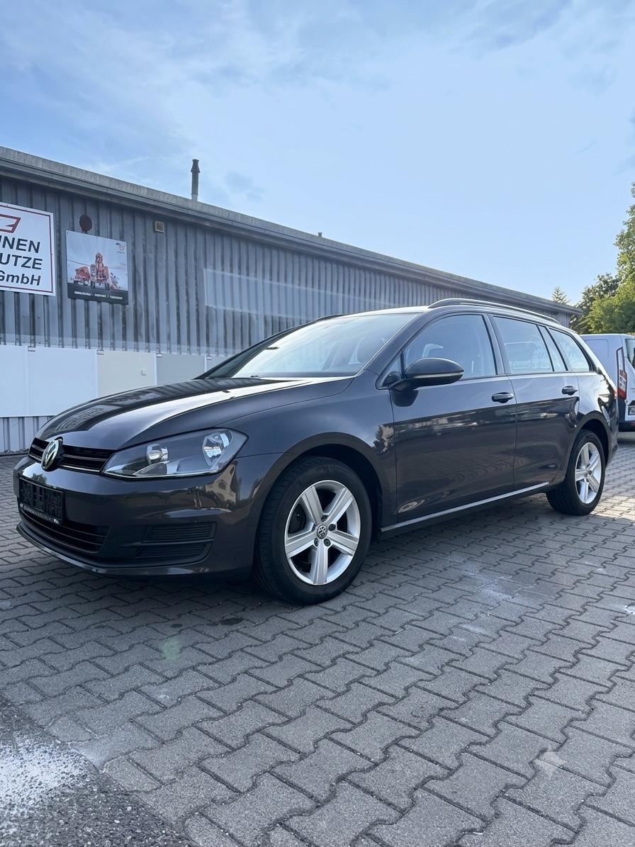 Volkswagen Golf VII 1.6 TDI DSG Comfortline Tüv Service Neu