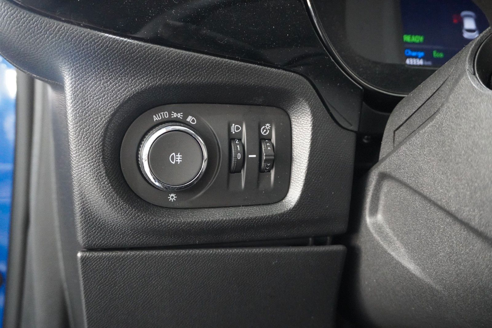 Fahrzeugabbildung Opel Corsa-e F EDITION 7KW NAVI/VIRT/TEMP/DAB/WÄRMEP.
