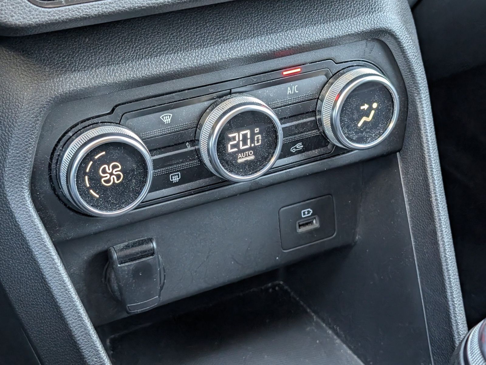 DACIA Jogger  Eco-G 100 Extreme+ AHK Navi SHZ – Bild 19