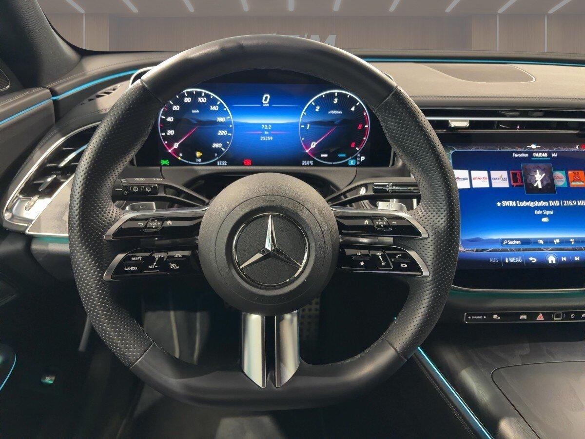 Mercedes-Benz E 220d T-Modell AMG Advanced+NAVI+DISTRONIC