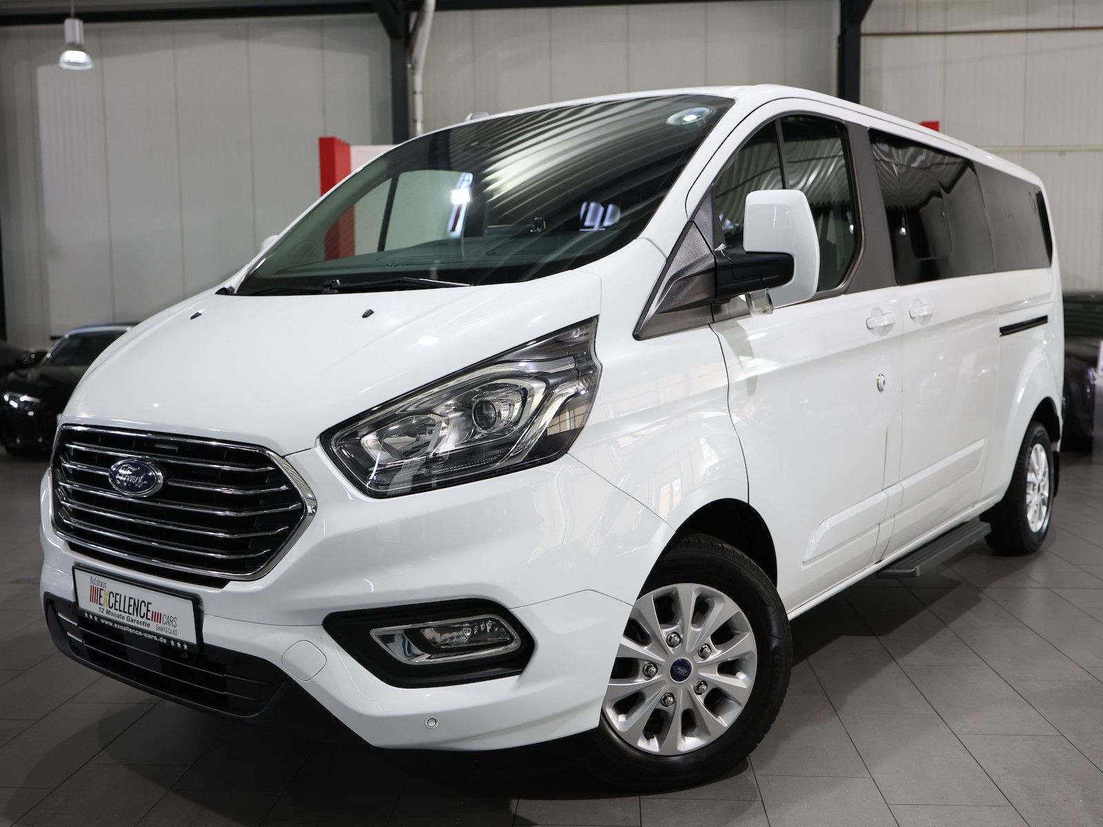 Ford Tourneo Custom 320 L2 TITANIUM SHUTTLE 9-SITZER foto 4
