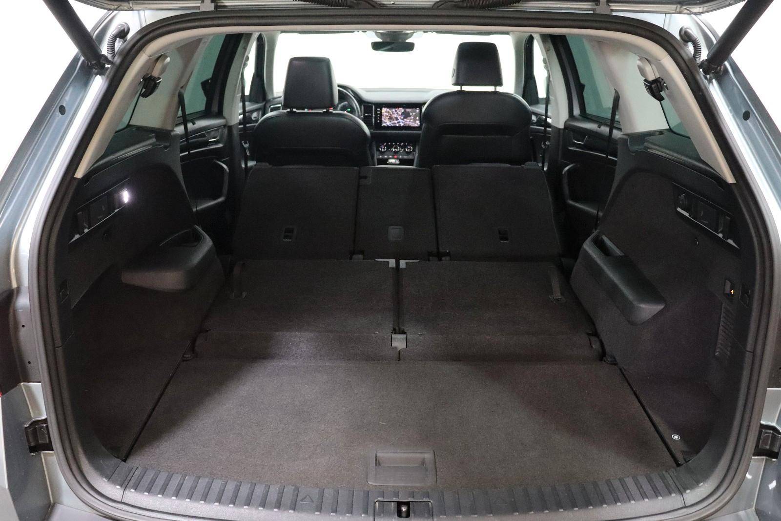Skoda Kodiaq Style 4x4*7SITZER*PANO*360°*ACC*APPLE*AHK