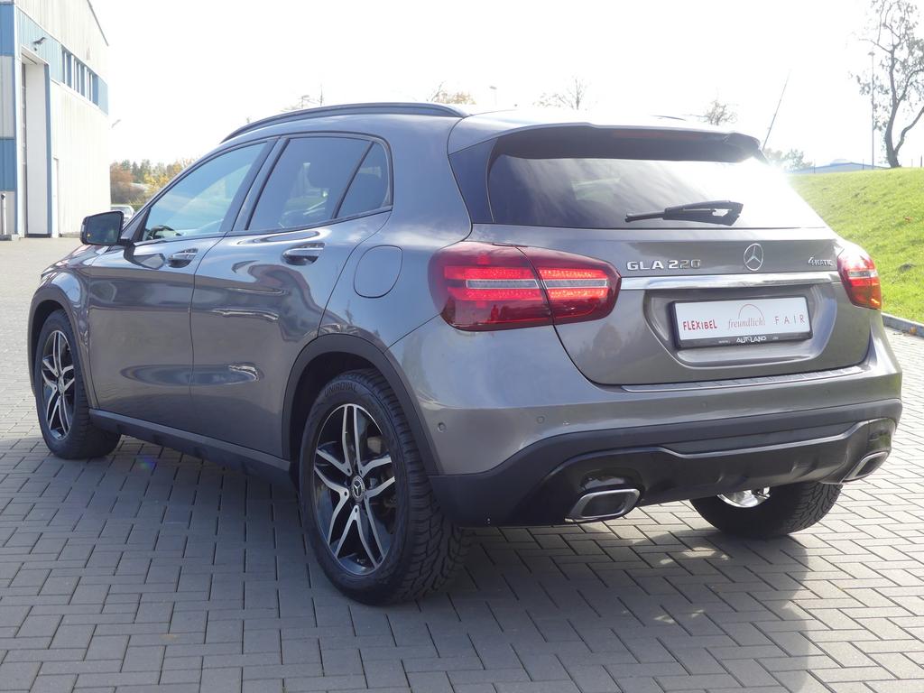 Mercedes-Benz GLA 220