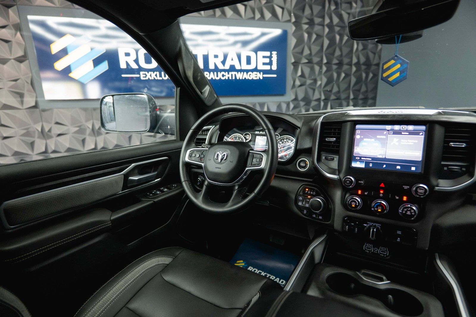 Fahrzeugabbildung Dodge RAM 5.7 V8 HEMI 4x4 OFFROAD LONGBED AXLE LOCK
