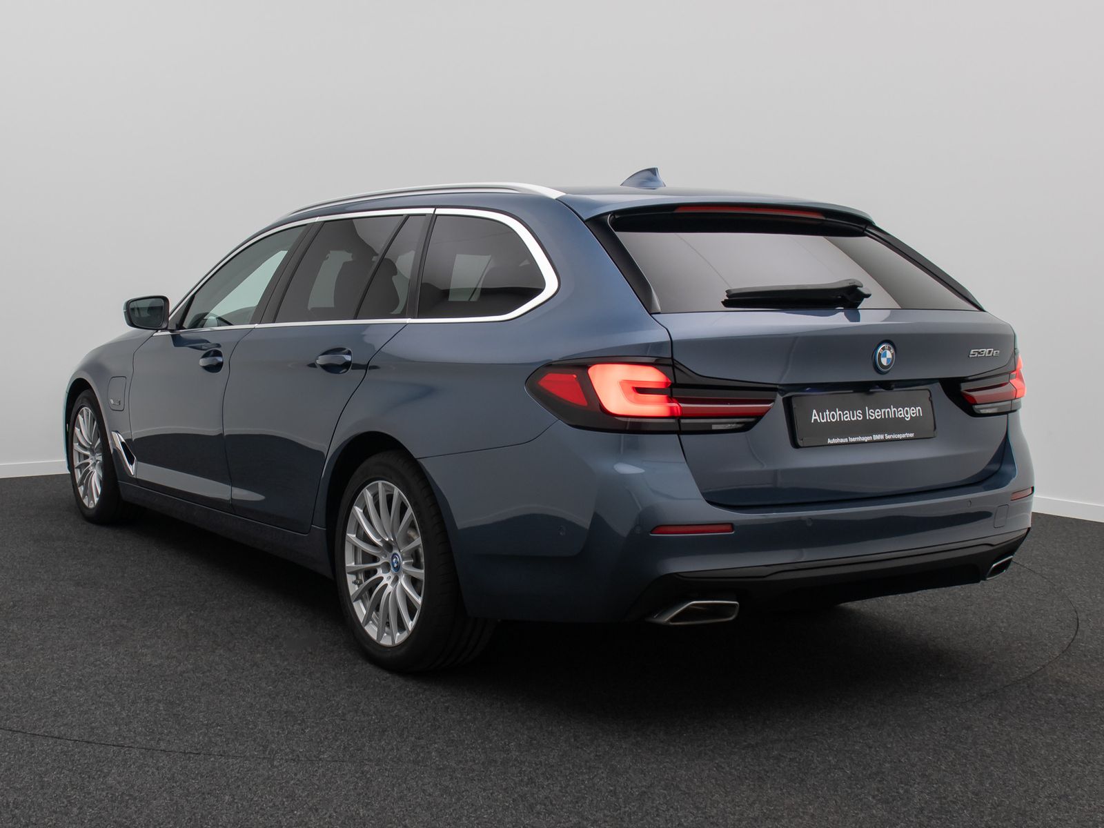 Fahrzeugabbildung BMW 530e Kamera DAB HiFi Sport Leder Komfort Alarm