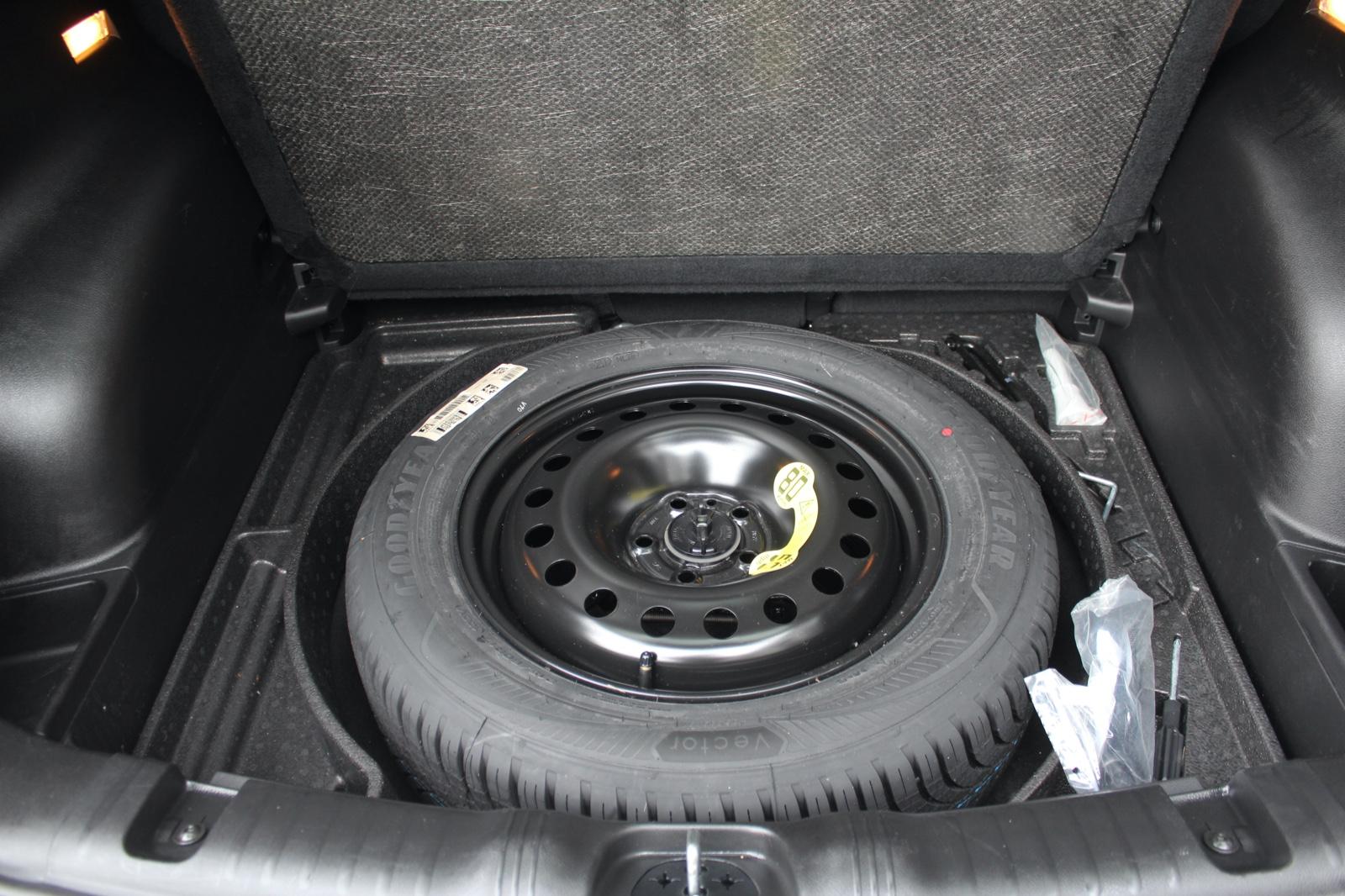 Jeep COMPASS LONGITUDE FWD KLIMA LED PDC 6.GANG