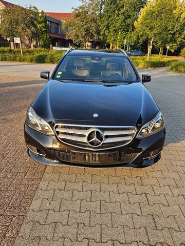 MERCEDES-BENZ E 200 BlueTEC T AVANTGARDE Automatic
