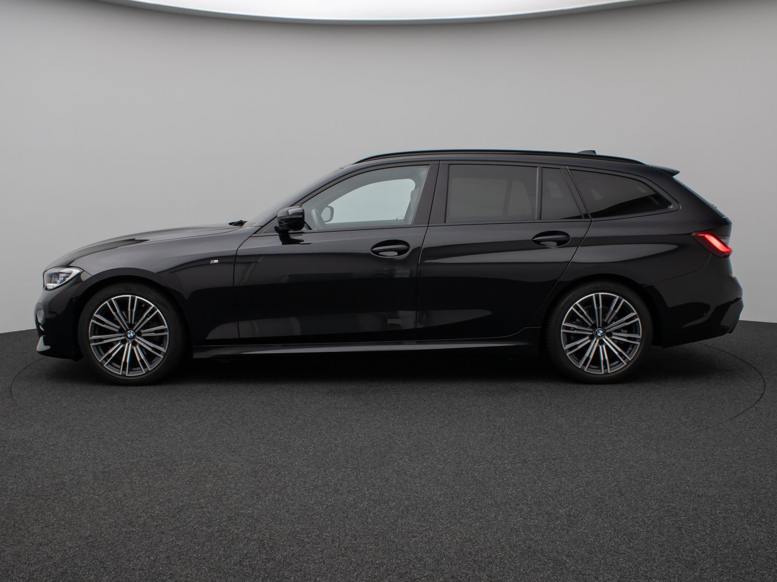 Fahrzeugabbildung BMW 320d M Sport Panorama Laser Kamera HUD DAB HiFi