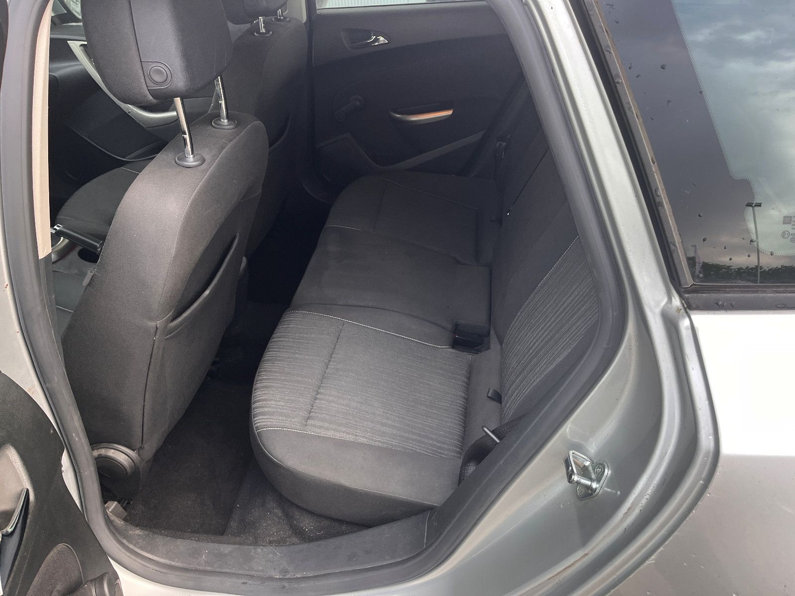 Fahrzeugabbildung Opel Astra J ST Selection 1.3 CDTi leichter Frontsch.