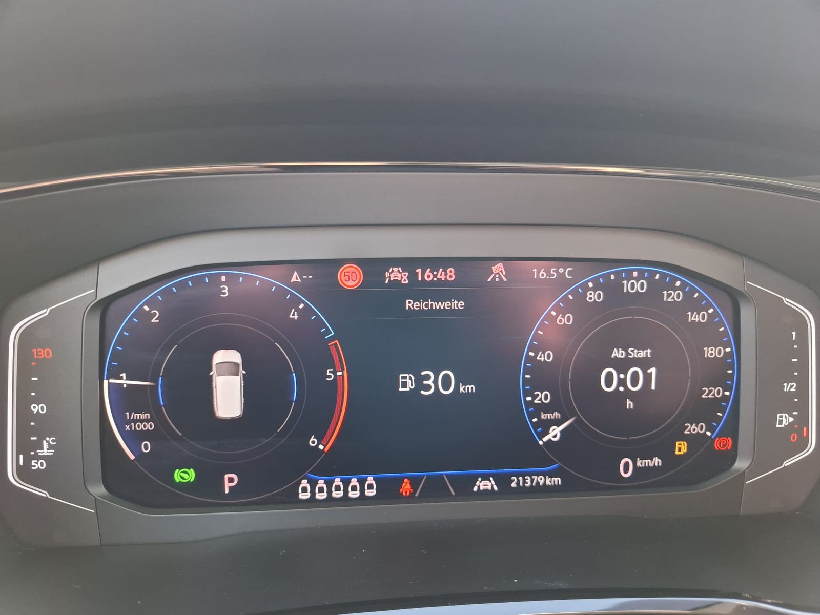Fahrzeugabbildung Volkswagen Touran 2.0 DSG R-Line High BLACK Pano 7Si IQ AHK