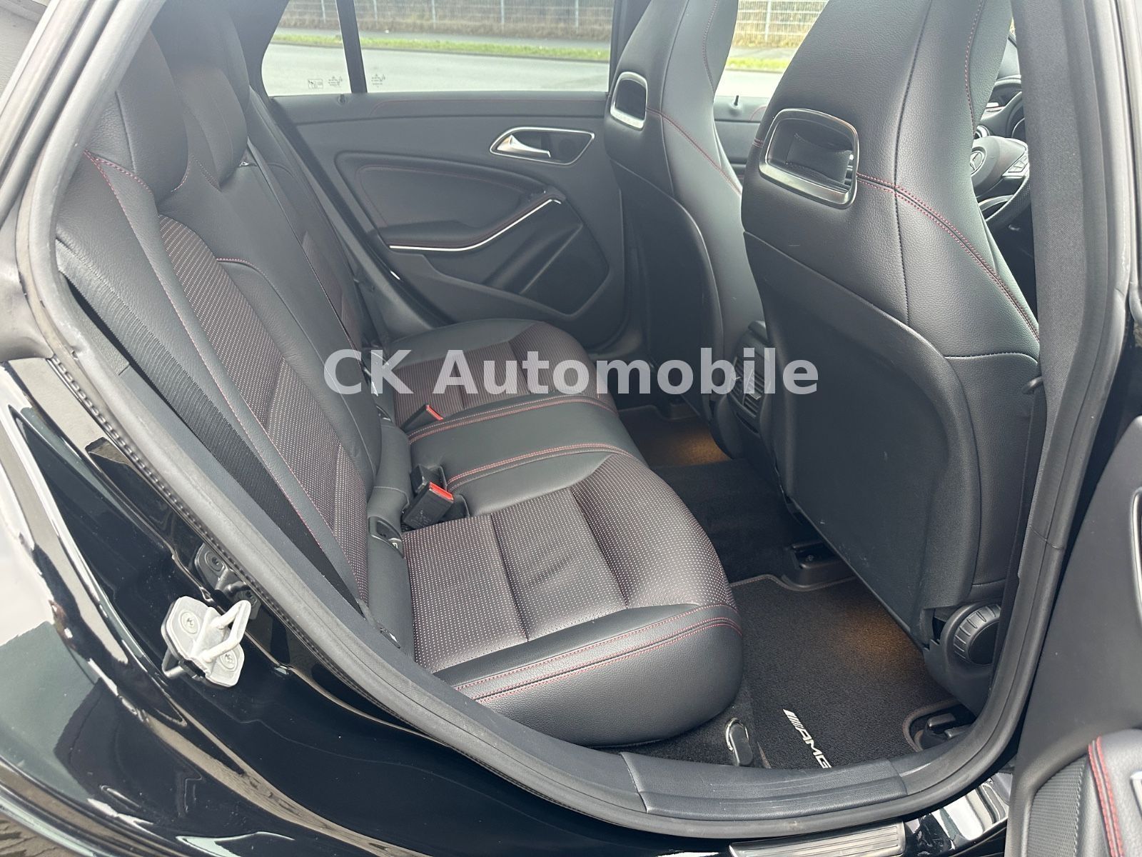 Fahrzeugabbildung Mercedes-Benz CLA 220 CDI Shooting Brake/4Matic/AMG-Line/LED