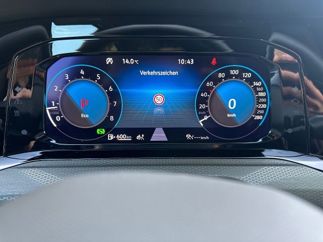 Fahrzeugabbildung Volkswagen Golf VIII GTI 2,0 TSI DSG KAMERA NAVI TRAVEL ASS