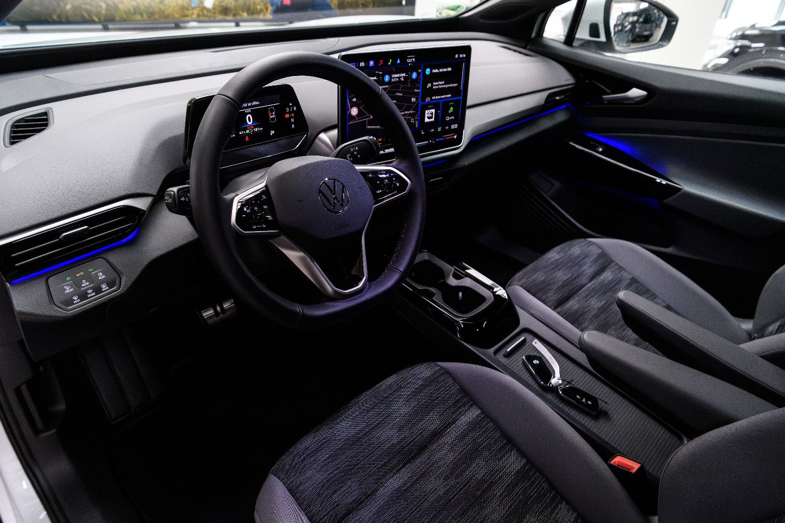 Fahrzeugabbildung Volkswagen ID.4 Pro IQ-LED+AHK+360°KAM+KEYLESS+WÄRMEP+DCC