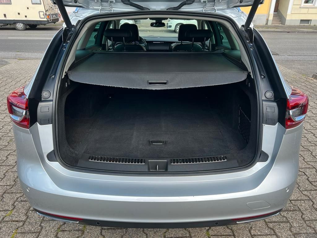 Fahrzeugabbildung Opel Insignia B Sports Tourer INNOVATION 4x4 AUTOMAT.
