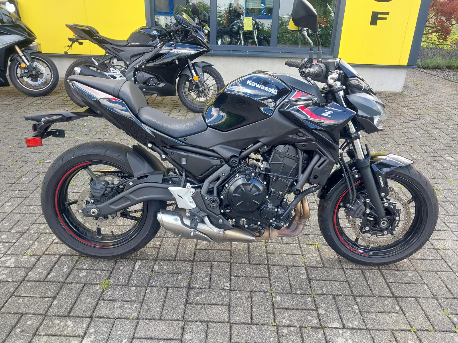 Kawasaki Z 650 Modell2025 , tiefer gelegt