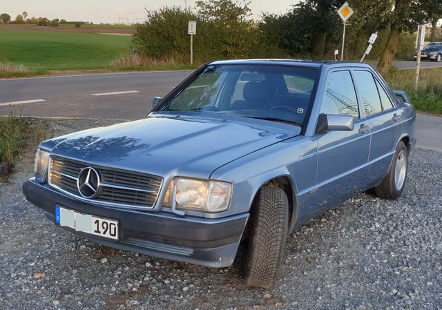 Mercedes-Benz 190  E 2.6 6-Zyl TÜV 03/2025 SEC Brabus  W201