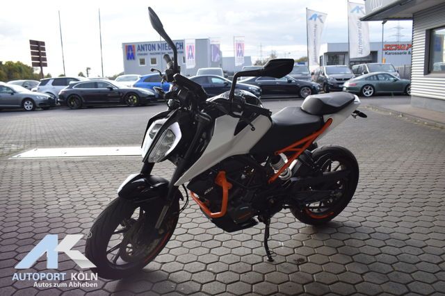 KTM 125 Duke *ABS * WEISS * DIGITALER TACHO *