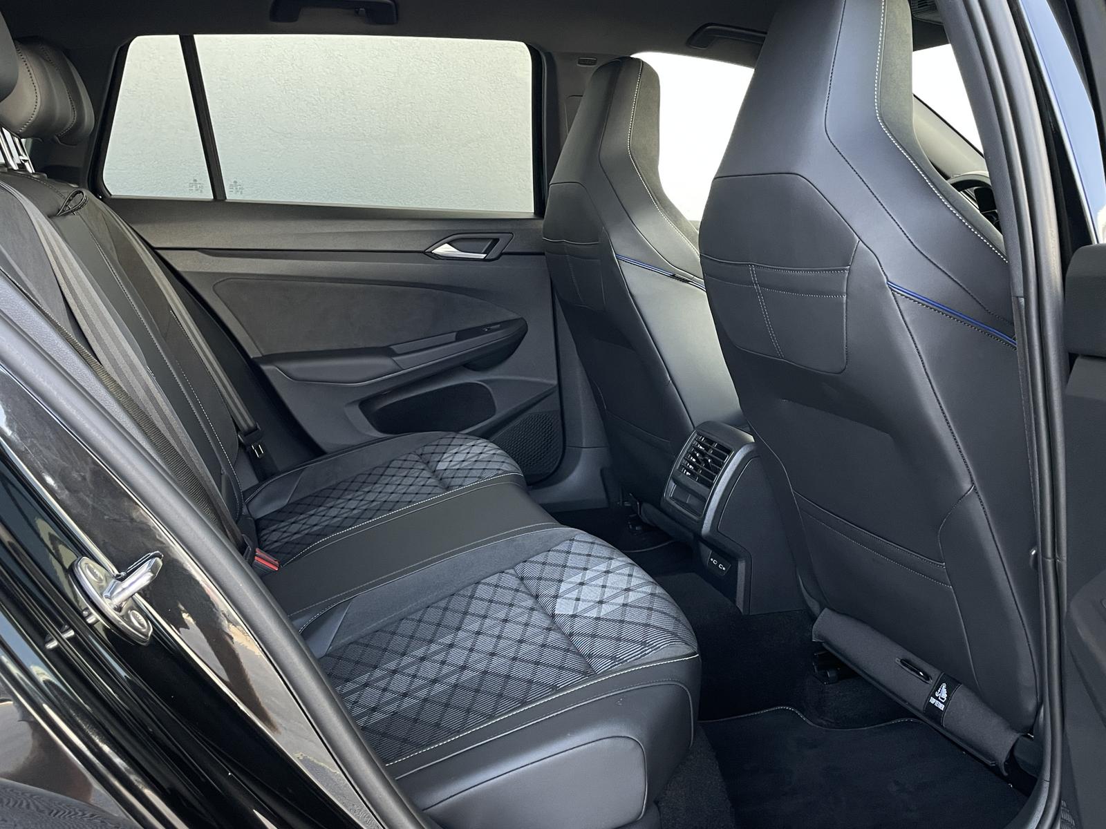 Volkswagen Golf VIII*1.5 eTSI/110KW*R-LINE*ACC*R.KAM*LED*1H, миниатюра 13